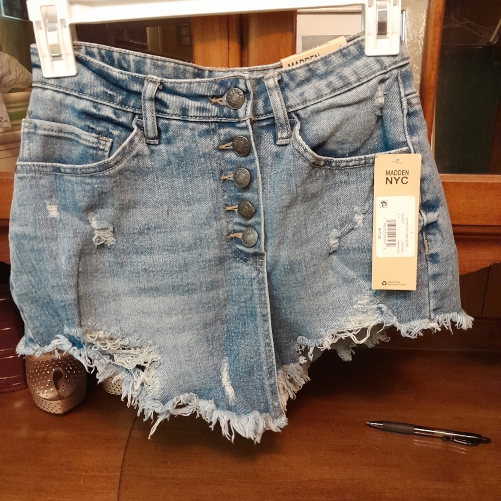 Madden NYC Super HighRise Buttonfly Skort Size:1